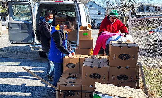 On March 26, Catholic Charities’ Health and Wellness Program worked with community partners in Salem County to distribute fresh produce to those in need of food.