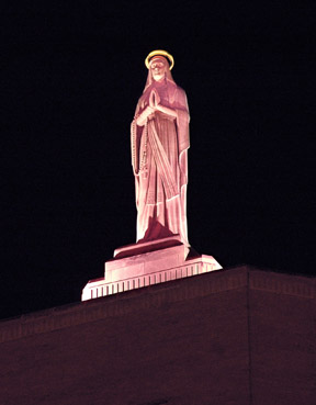 pinkstatue-web