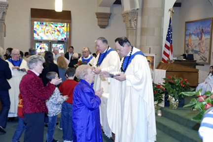 stdamienparishfirstmass1-web