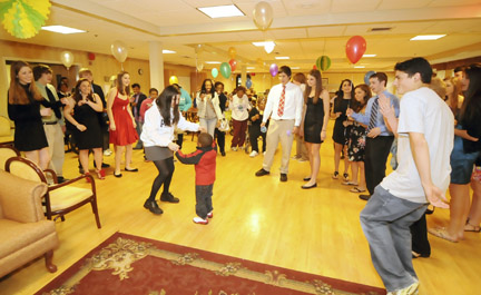 dancingeustacestudents-web