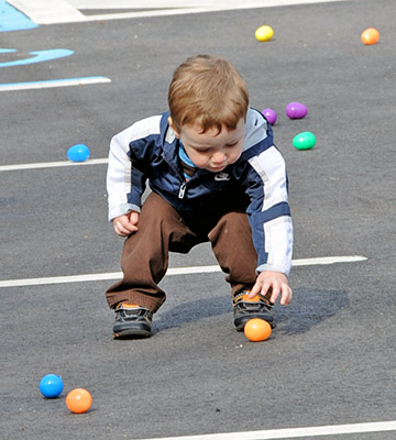 kidswitheggs2-web