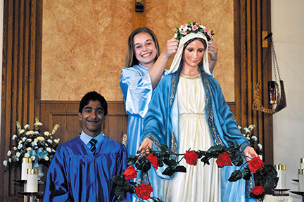 maycrowning2-web