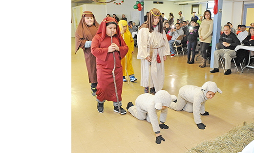 Jayden Lopen, Rolando Jimenez, Jayden Llanos, Theresa Dionisio

Jonathan Polina, Joel de Los Santos, Caesar Ramirez, Mikey Ramirez
Victoria Llanos and Stephen Ruiz (sheep, oveja)
Photos by Alan M. Dumoff
