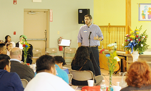 Rudy Gómez, coordinador juvenil de la Diócesis de Trenton

Foto Alan M. Dumoff