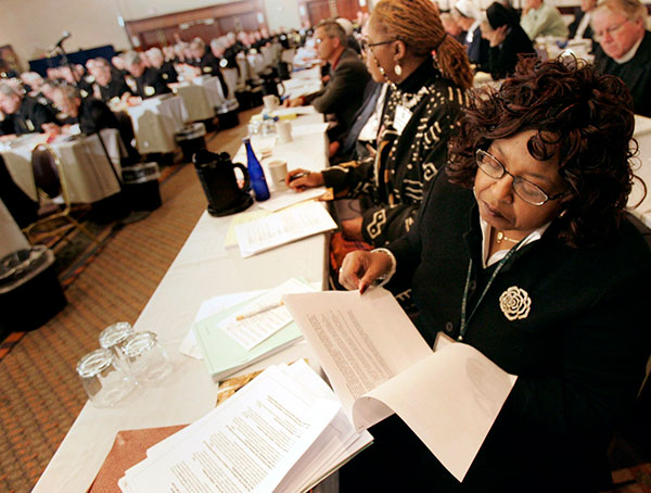 Beverly Carroll, founding executive director of the Secretariat for African-American Catholics at the U.S. Conference of Catholic Bishops, is pictured in a 2005 photo. Carroll died Nov. 13 at age 75. (CNS photo/Nancy Wiechec)