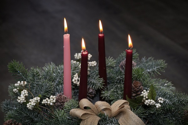 An advent wreath is seen in this illustration photo. (CNS photo/Nancy Wiechec)