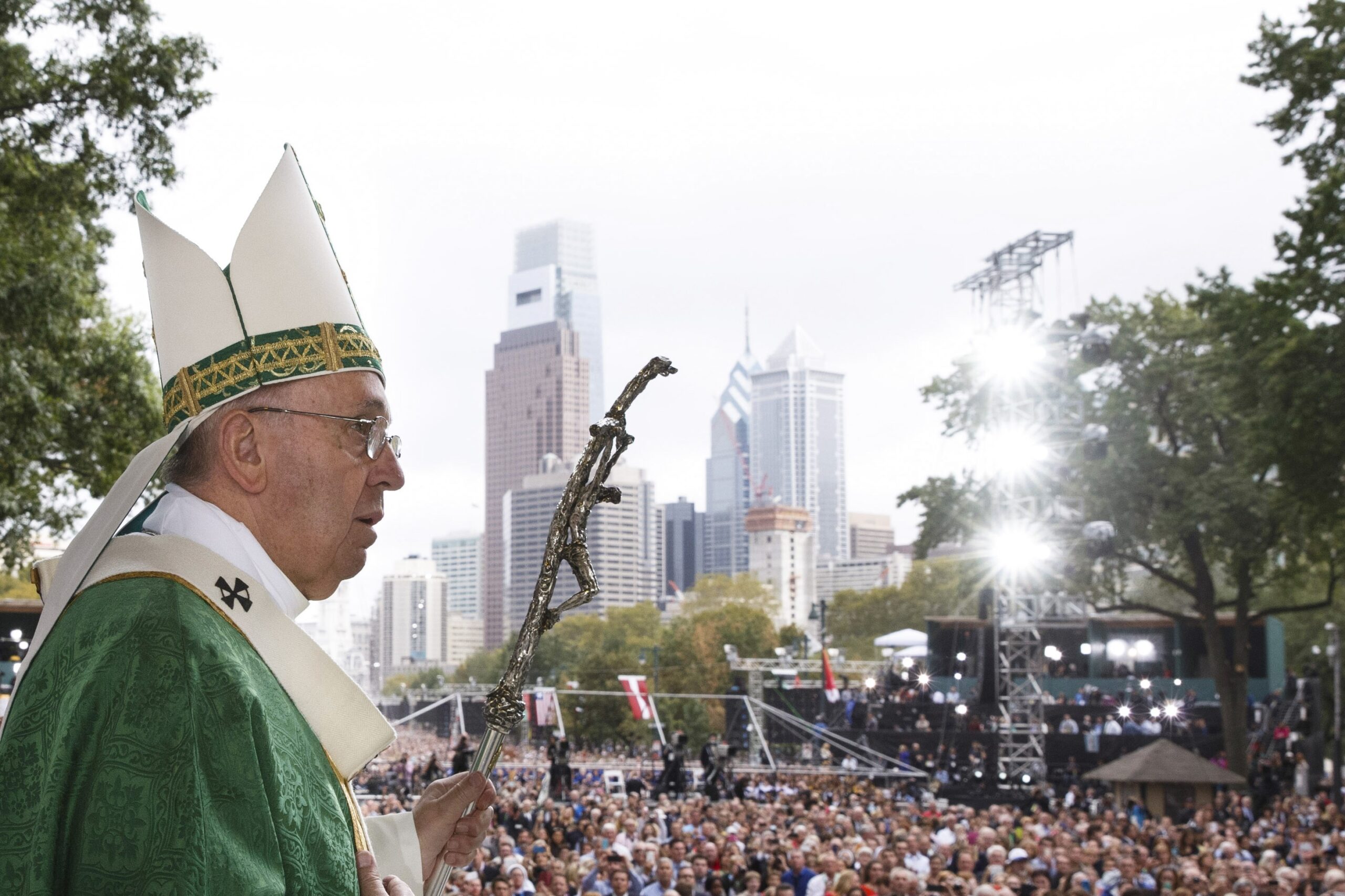POPE-FAMILY-MASS