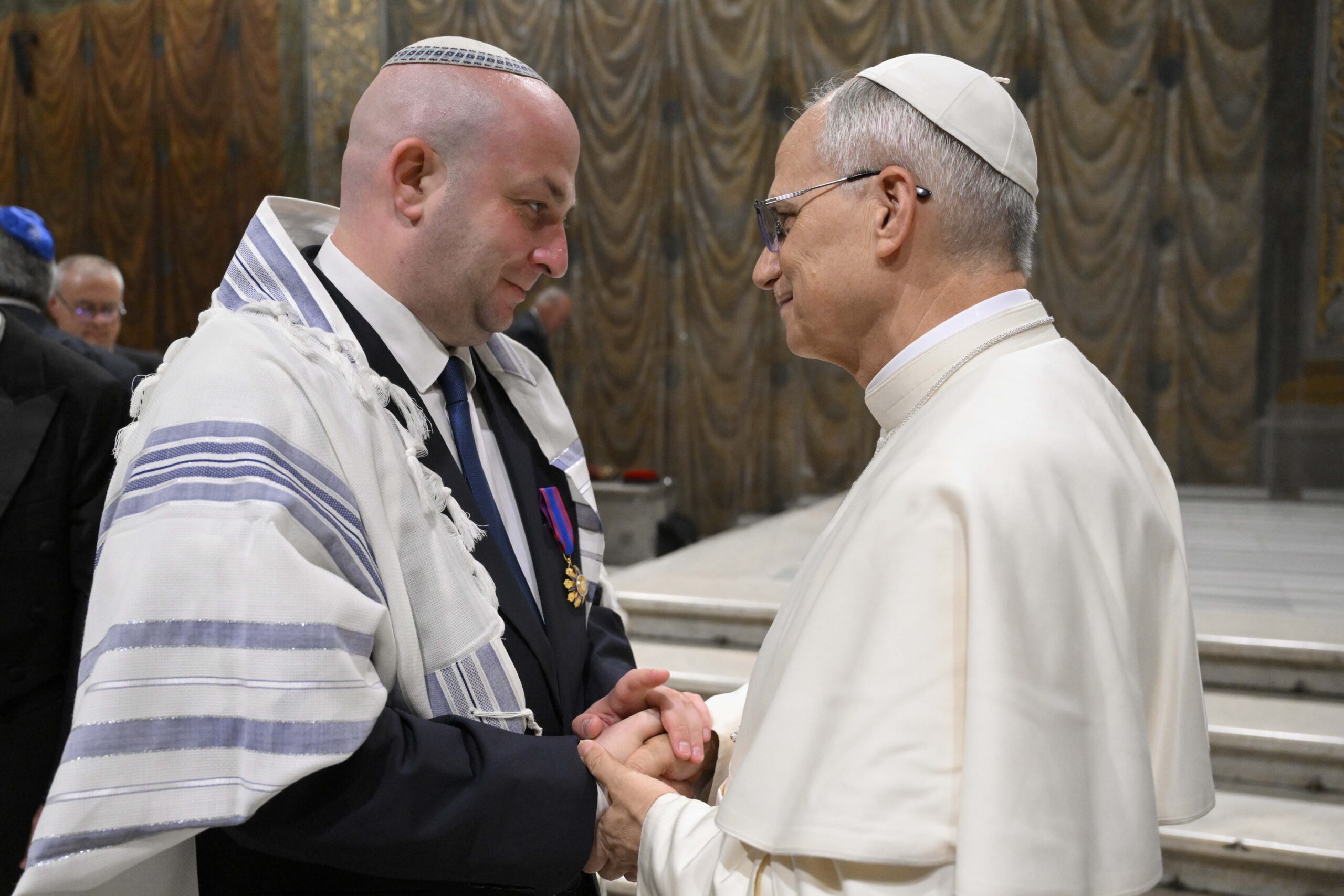 POPE-HOSSU-JEWISH-CATHOLIC