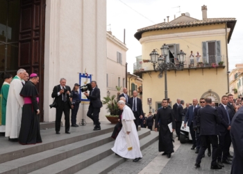 Pope Leo XIV arrives at the Church of St. Thomas of Villanova to celebrate Mass before delivering the Angelus in Castel Gandolfo, Italy, July 13, 2025. (CNS photo/Lola Gomez)