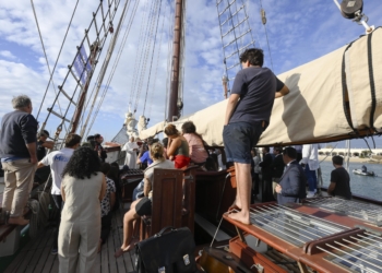 POPE-PEACE-BOAT
