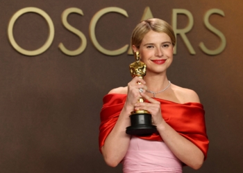 Jessie Buckley, winner of the Oscar for Best Actress for "Hamnet", poses in the Oscars photo room at the 98th Academy Awards in Hollywood, Los Angeles, Ca., March 15, 2026. (OSV News photo/Mario Anzuoni, Reuters)