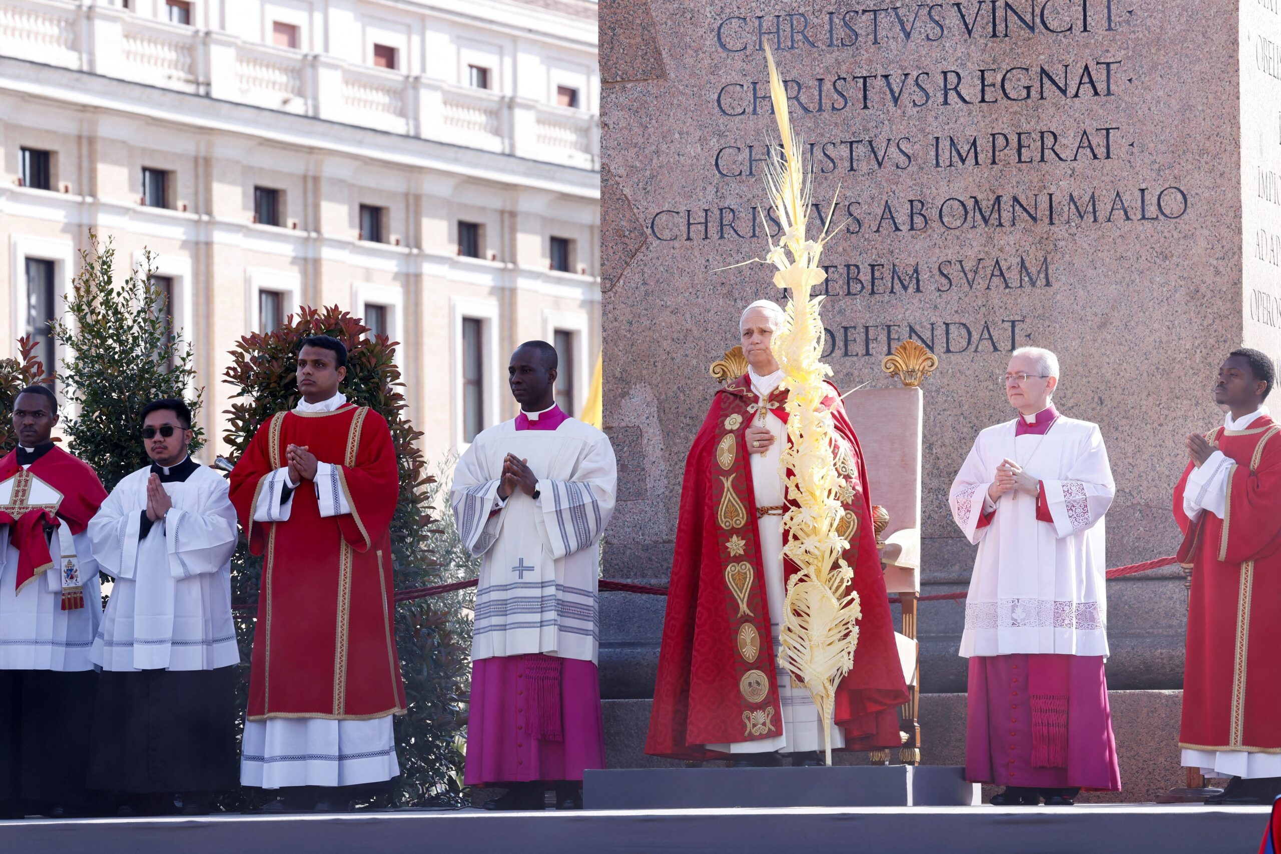 On first Palm Sunday, Pope Leo says Jesus cries out from Cross against war
